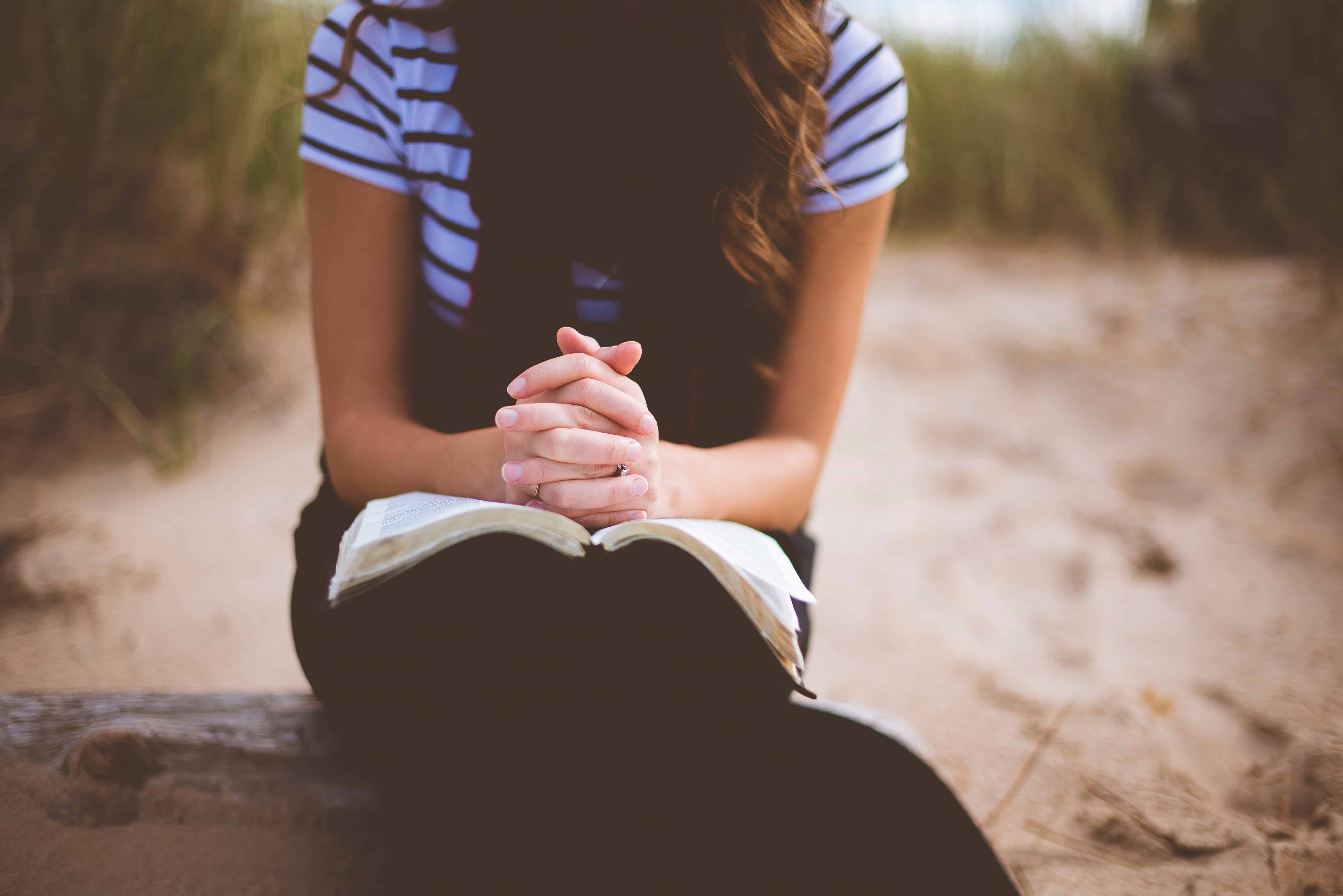 12 Encouraging Bible Verses About Hope in Hard Times